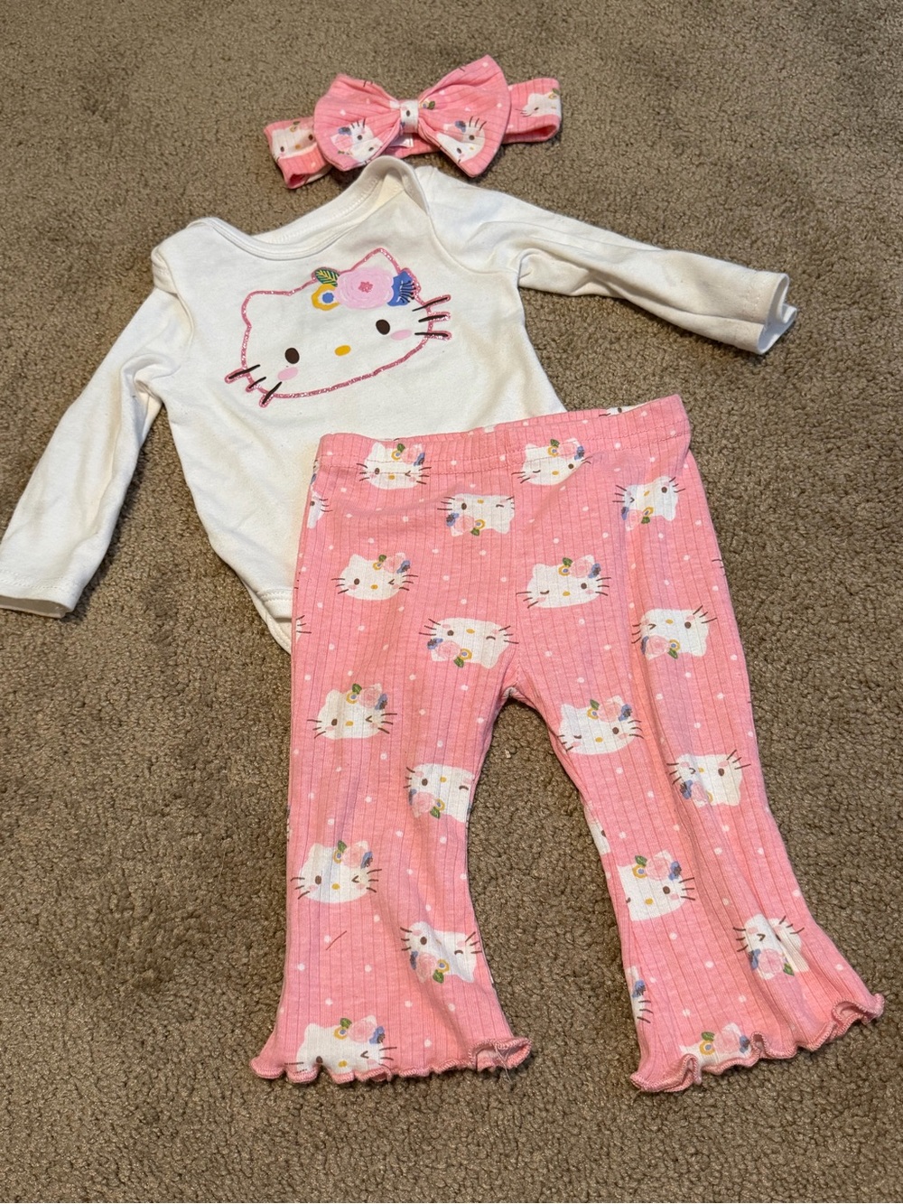 Hello Kitty Girls Size 9 Months 3pc Long Sleeve Outfit Set Bodysuit/Pants/Bow